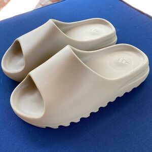 Yeezy “bone” Adidas slides sz 6